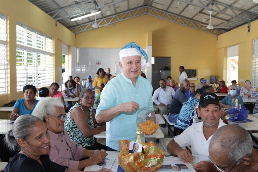 Senador Taveras Guzmán visita comunidades de la provincia.