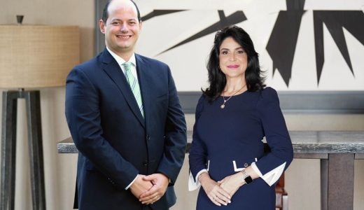 Alejandro Cambiaso presidente ADTS y Amelia Reyes presidenta de AF Comunicación Estratégica.