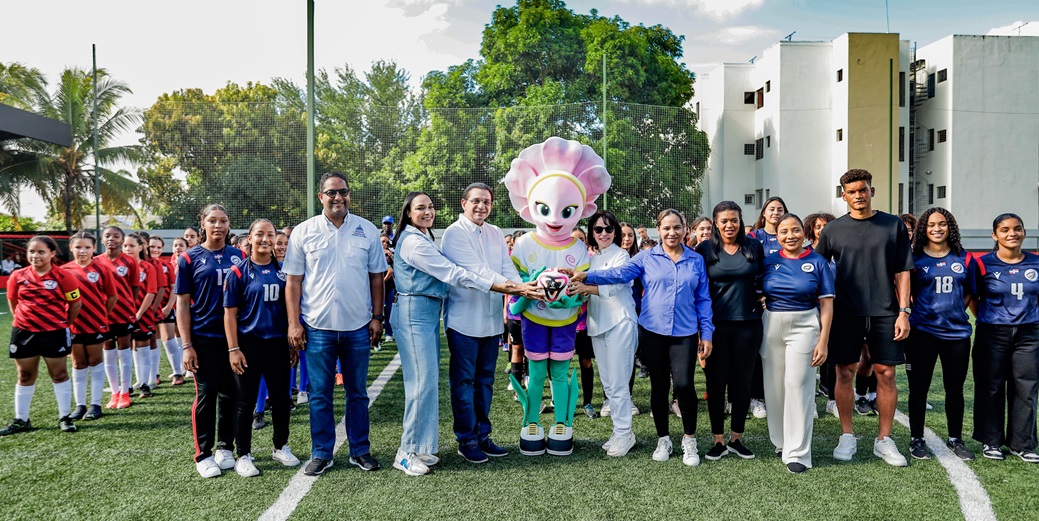 Inauguran Mundialito de Fútbol Femenino Sub13 en Santiago