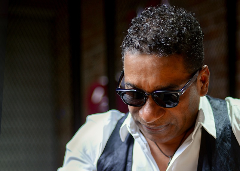 Felix D' Oleo, cantautor dominicano.